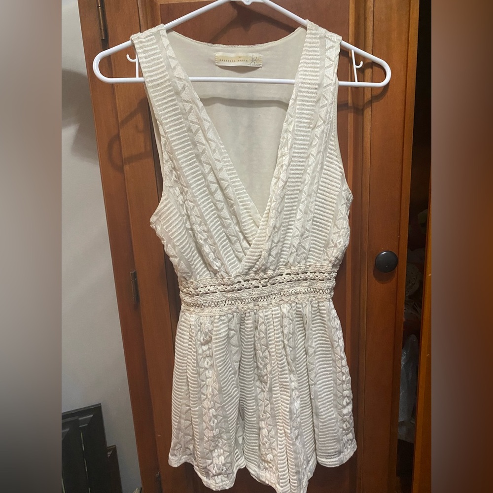 Magnolia South Ivory Lace Crochet Romper Sleeveless EUC Women's Small